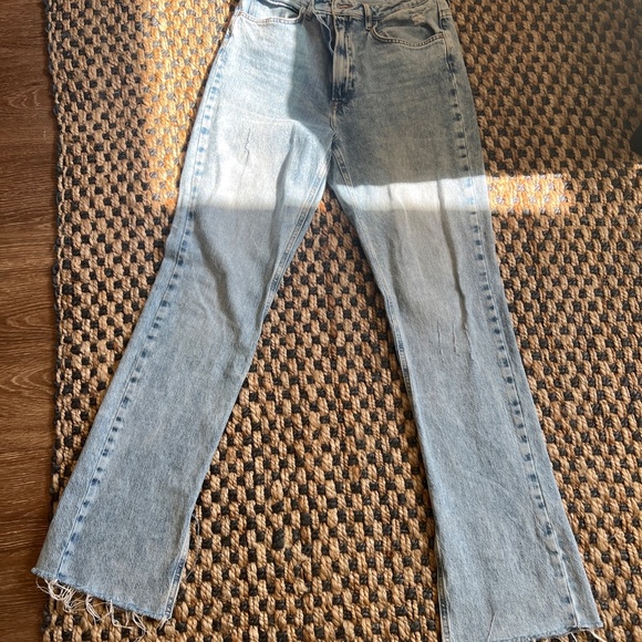 Zara Woman Denim Collection Size 10 Light Wash Slight Split jeans - Picture 2 of 5
